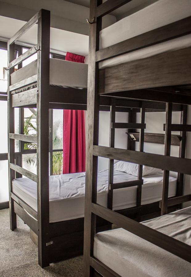 Los Muertos Hostal Puerto Vallarta Szoba fotó